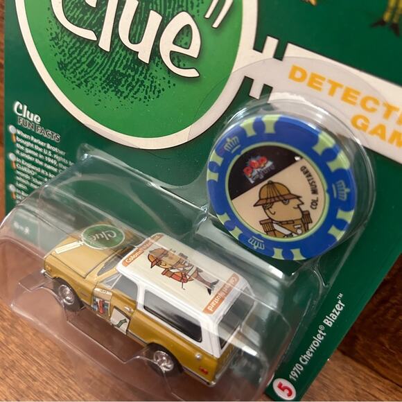 JOHNNY LIGHTNING Clue Diecast Metal 1970 Chevrolet Blazer with Exclusive Token - Picture 3 of 3